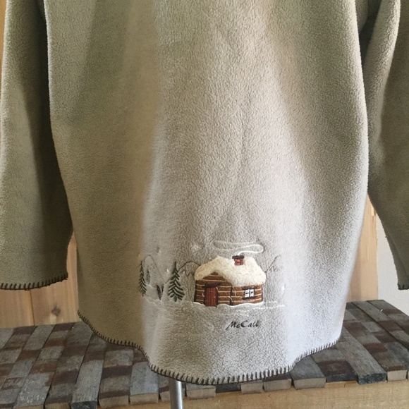 Fleece Button Hood Sweater Christmas Cabin Winter - Picture 6 of 8